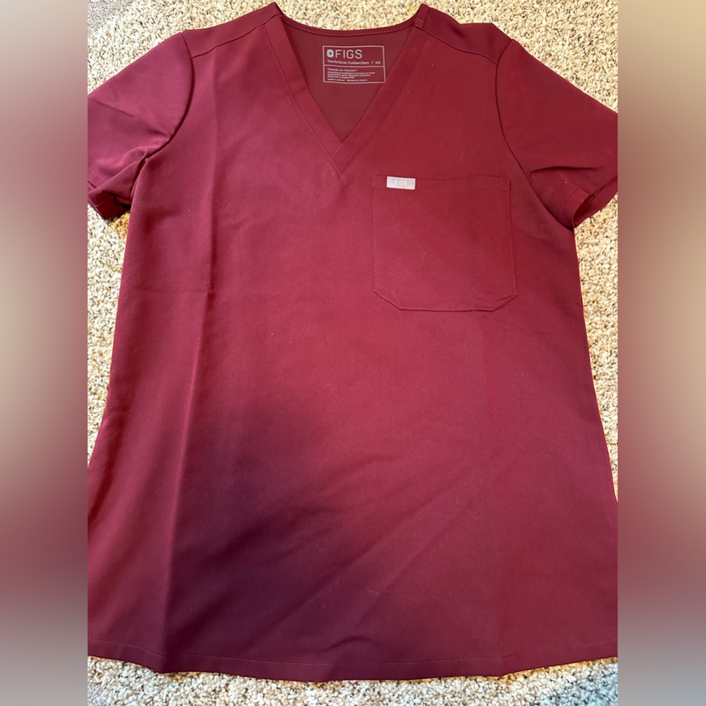 Catarina One-Pocket Scrub Top